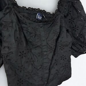 Gap Eyelet Top